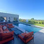 Cobalt - Pool & Rooftop Sea View Vila *