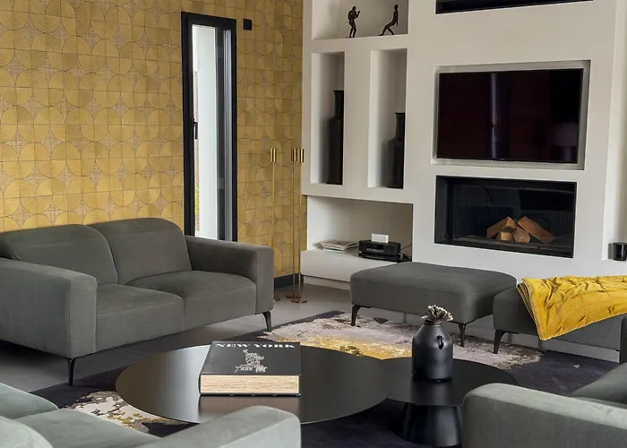 Villa Cobalt - Pool & Rooftop Sea View *